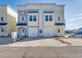 106 106 Market St TTMJ TWO ADDITION, Denton County, Texas 75065, 3 Bedrooms Bedrooms, 0 ,2 BathroomsBathrooms,Apartment,For Sale,106 Market St, Lake Dallas, TX 75065,106 Market St,0,1004